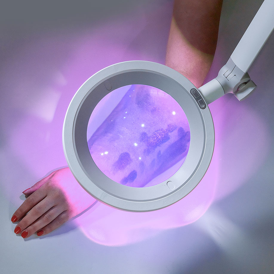 LED-Lupenleuchte reinweiß OPTICLUX 10-2 P TX (Wood-Licht) Pinmodell (Zapfen)
