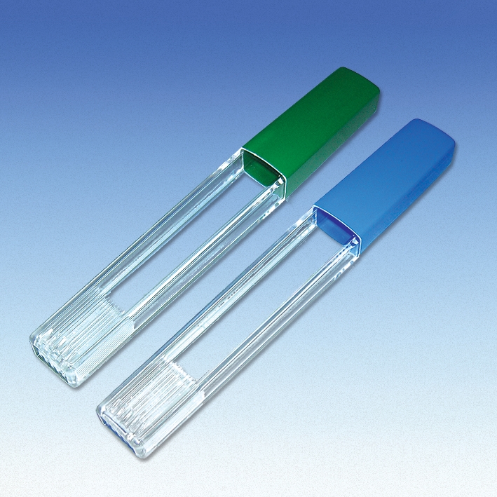 Hüllen aus Hartplastik grün